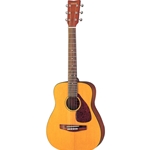 Yamaha JR1 3/4-scale folk guitar with gig bag, spruce top, meranti back and sides; gig bag included; Natural